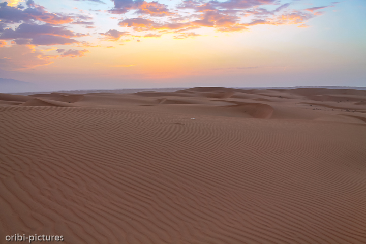 *Sonnenaufgang über den Dünen von Wahiba Sands*<br><br><br><br>