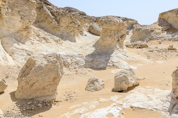 *White Canyon of Oman*<br><br>Eigentlich noch ein Geheimtipp östlich der A31 auf Höhe von Qarn Al Alam.<br><br>