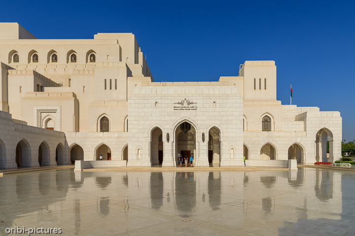 *Das Königliche Opernhaus, Muscat*<br><br><br><br>