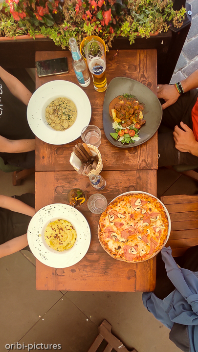 *Mittagessen*<br><br><br><br>