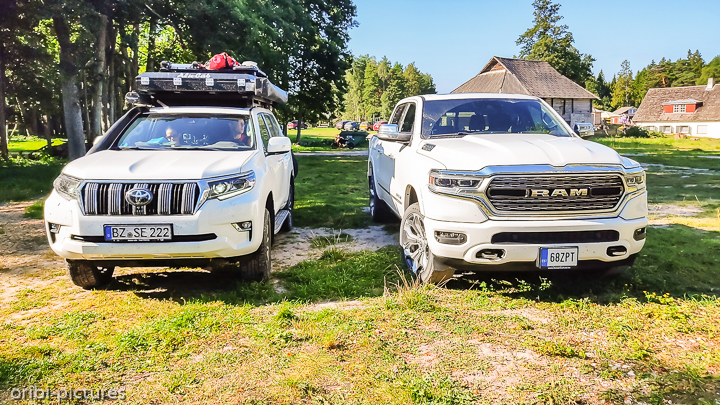 *Größenvergleich*<br><br>unter Männern üblich<br><br>