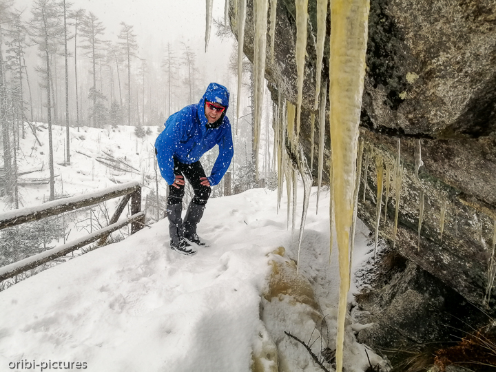 *Gewaltige Eiszapfen*<br><br>im Februar 2020<br><br>