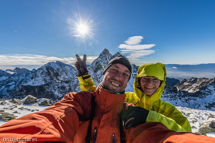*Gipfelglück auf dem Rysy*<br><br>Der Rysy (deutsch Meeraugspitze) ist ein Berg an der polnisch-slowakischen Grenze in der Hohen Tatra.<br><br>