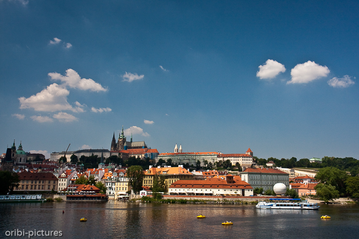 *Prag*<br><br><br><br>
