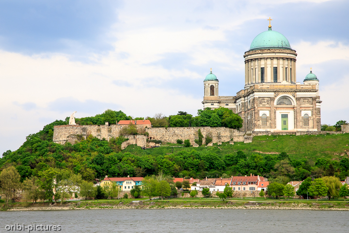 *Ankunft an der Grenze zu Ungarn - Komárom*<br><br>Auf Fahrrad-Tour Wien nach Budapest zu Ostern<br><br>