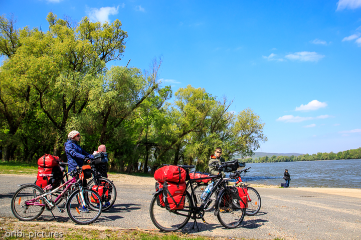 *Donauradweg*<br><br><br><br>